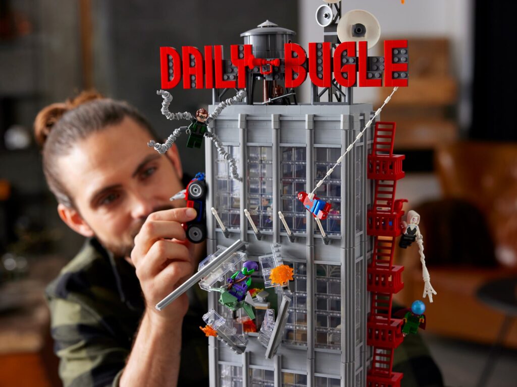 Man bouwt gehuurde lego set Daily Bugle
